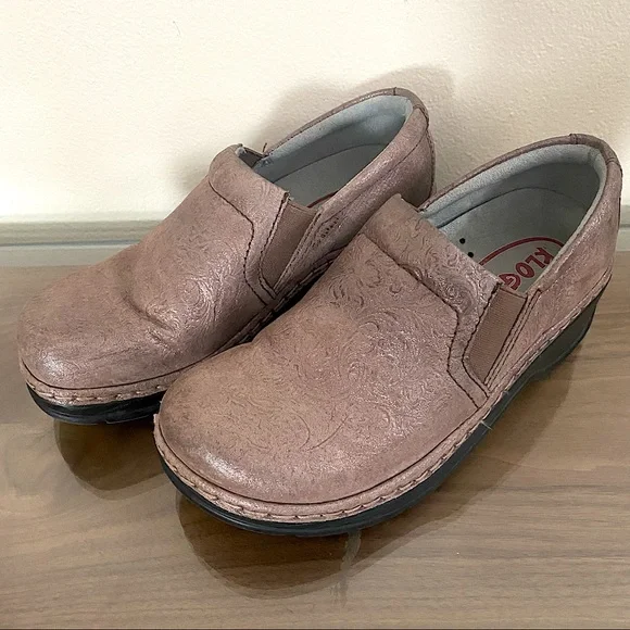 Klogs Leather Rose Gold Embossed Non Slip Clog - Picture 1 of 6